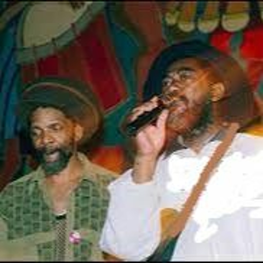 英CD Johnny Clark Praise Jah  SHAKA653 Jah Shaka Music /00110 Johnny Clarke - Praise Jah - Amazon.com Music