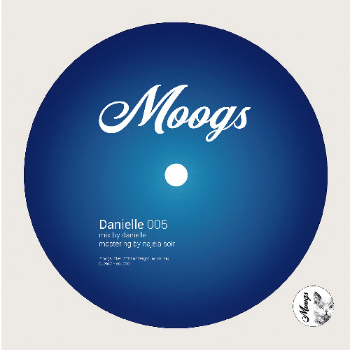 Danielle - Moogs Cast 005