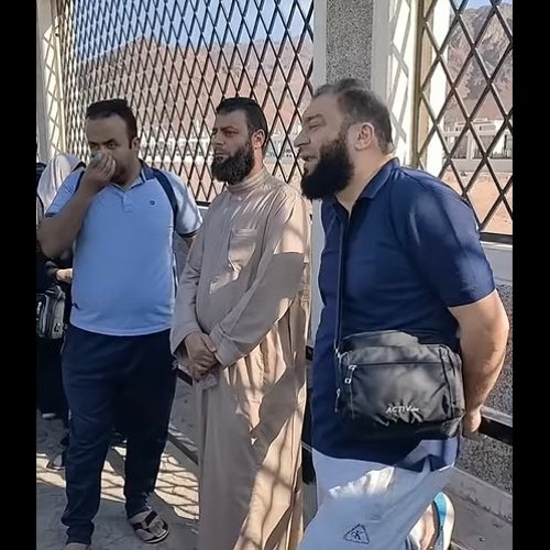 سبب هزيمة أحد | " من أمام مقابر شهداء أحد " | #عمرة_القرآن_غيرني | الموسم 03 | د . حازم شومان