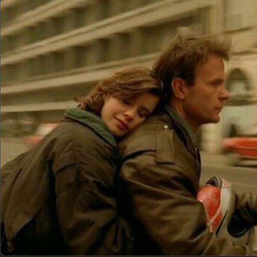 وجودك شيء مكملني لاني لوحدي مش هقدر .