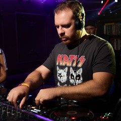 George S. - Tech-house mix from Pur-Pur iBar 13.09.25.mp3