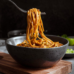 Noodle in two parts © Jonathan Wood