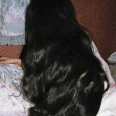 ‎⁨فلت شعره وانتثر كنه الليل-عزازي ⁩