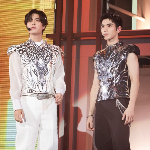 FWB (Fan With Benefit) -GeminiFourth-