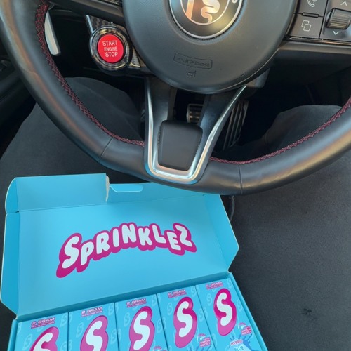 Mari B 🐝 - Clock That