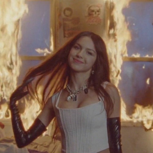 sex on fire x good 4 u x favorite crime