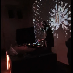 A dance to remember - 120-125bpm Silly House/Slow techno