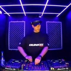 ROSSTREAM X DUNKEL STUDIO ⧸ HIGHTECH ⧸ 23 DE DICIEMBRE