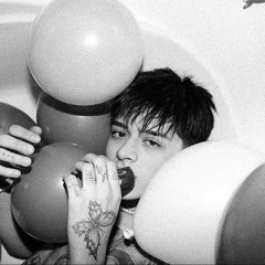 STRANGEHUMAN - AT HENNY