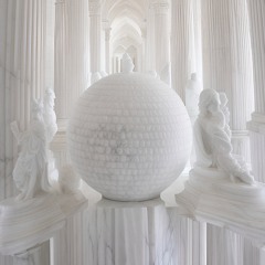 Disco (camisa blanca)