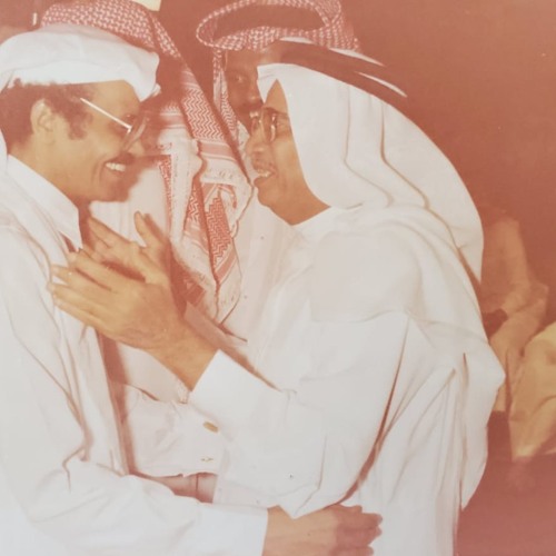 هل ترى يرجع يومًا طيفه بعد الغيابِ؟