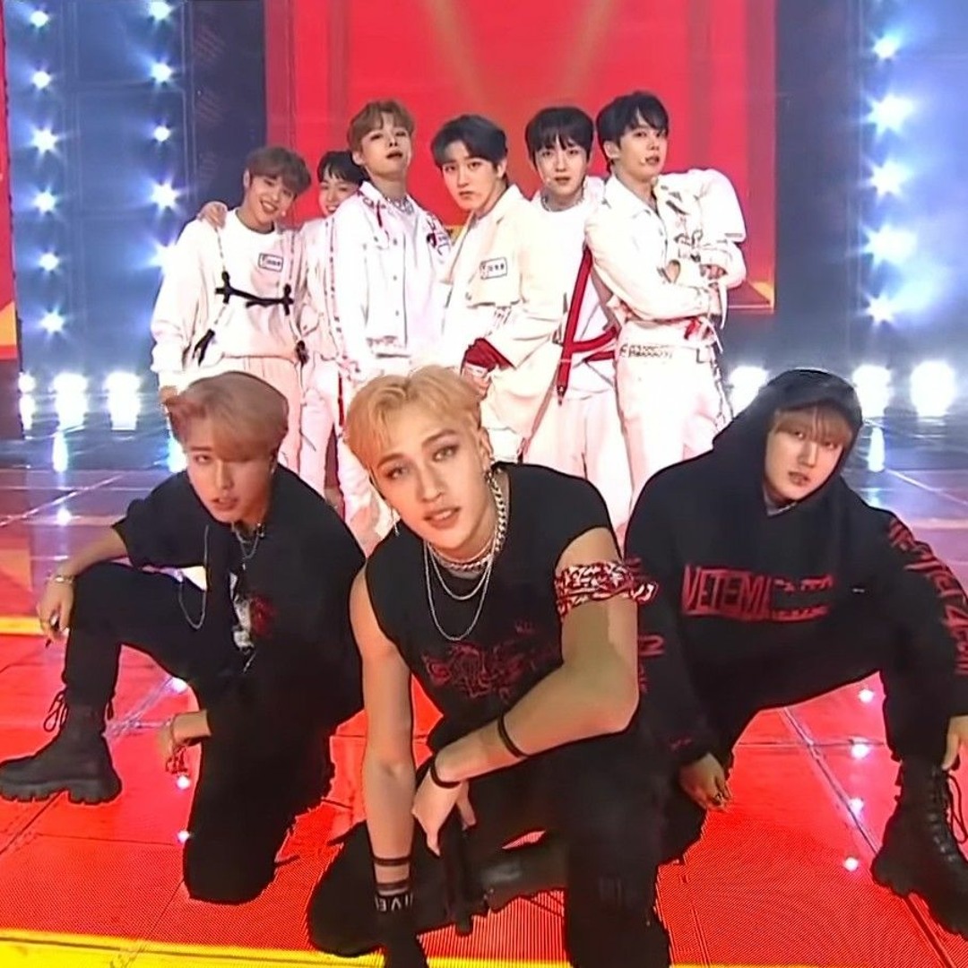 Stream LOUD - JYP Team “Back Door (feat. 3RACHA (Stray Kids HAN