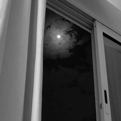 من زعلك؟ طاحت من الليل قمرا🖤