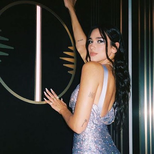 Dua Lipa Reach the Stars with Her New ́Levitating ́ Remix Featuring DaBaby  - Voir Fashion