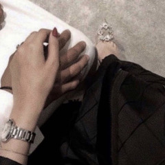 حط " يدّينك بيديني " ❤️ .