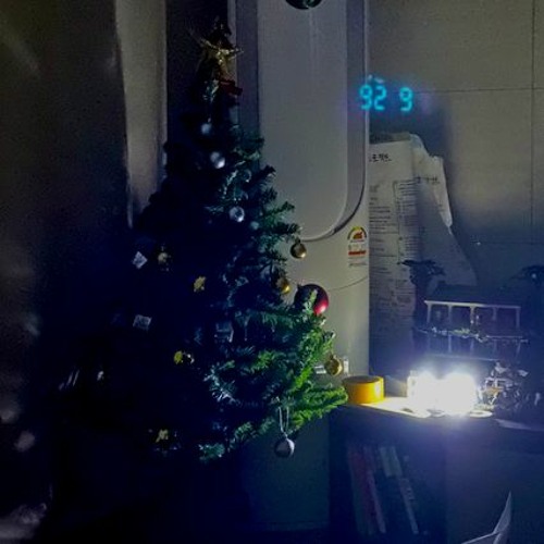 202nd voice, Fake plastic trees