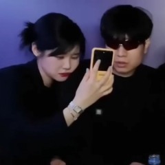 우리그냥도망칠까