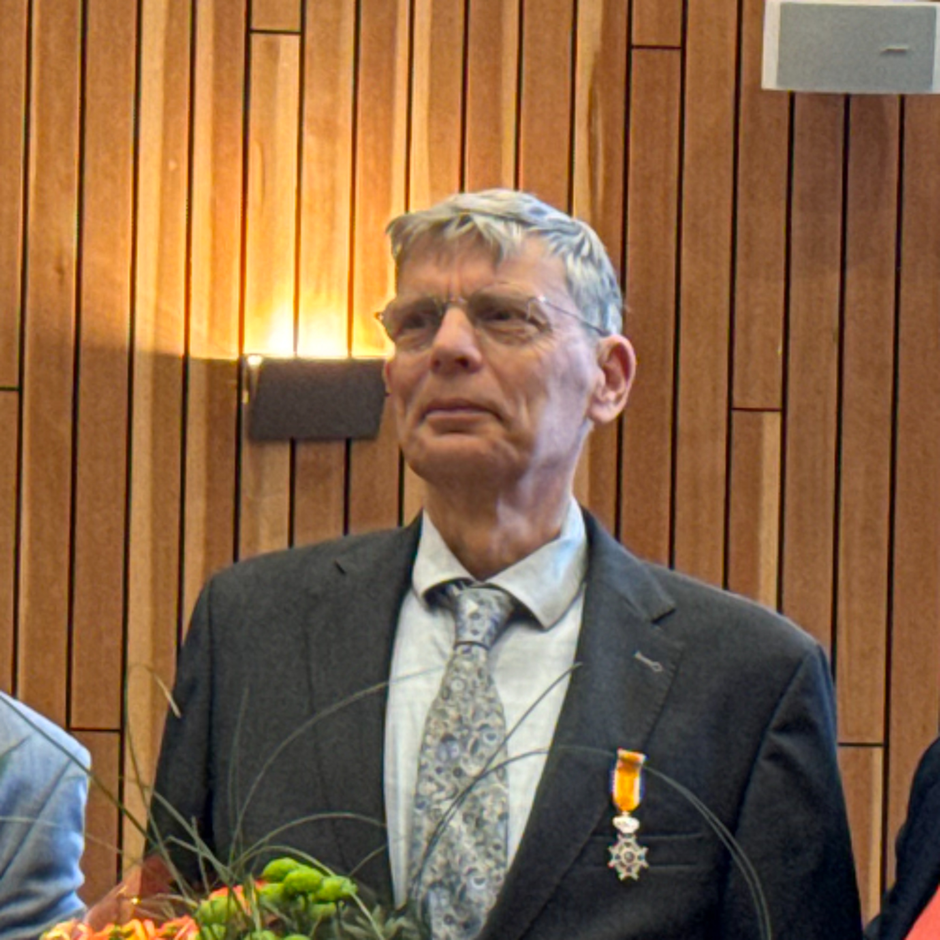 2026-04-24 Meneer P.H.M. Rooijmans Lid in de Orde van Oranje-Nassau episode artwork