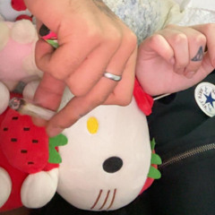 joven manos de tijeras