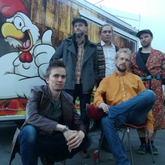 Tuulella, Auringon kukko