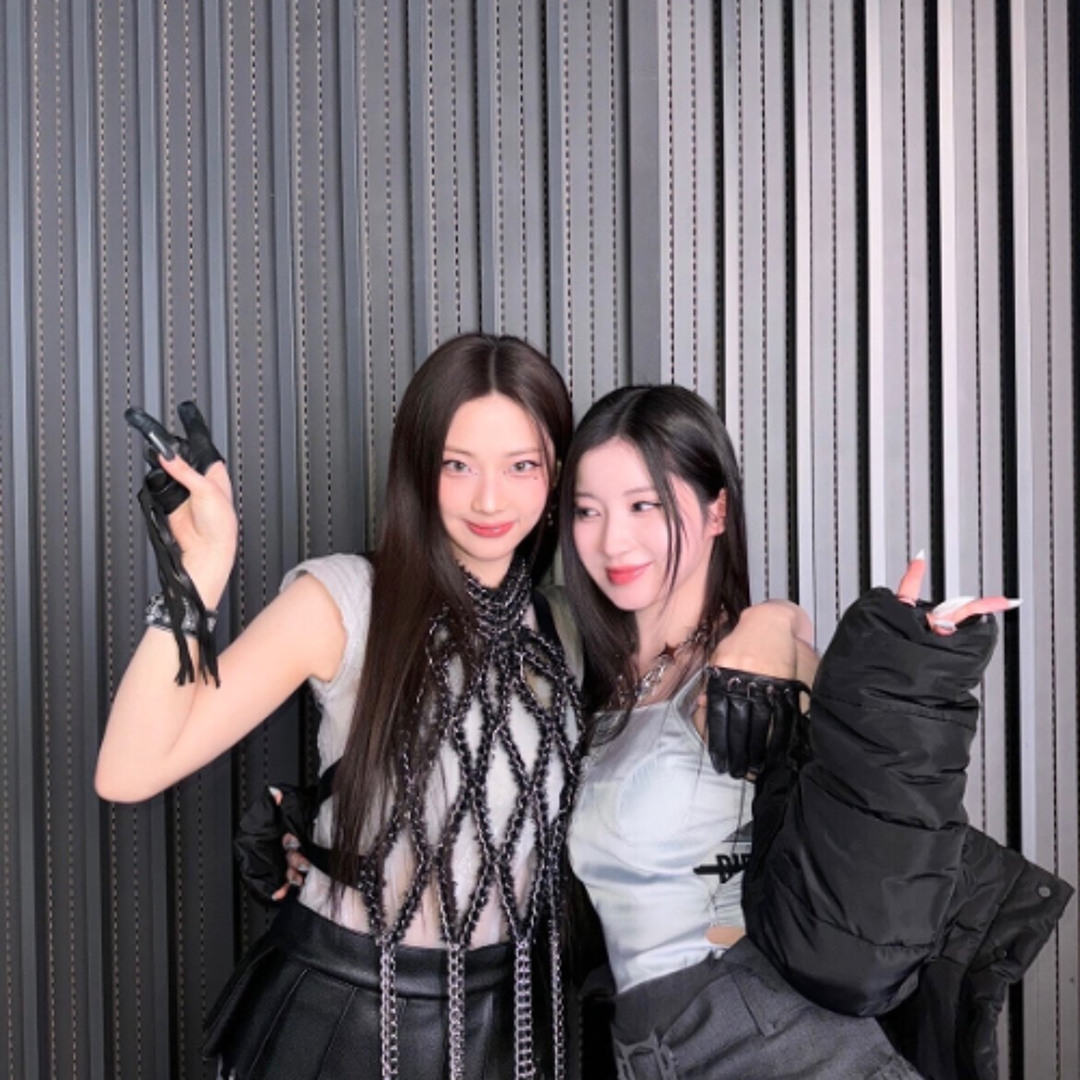 artworks-mZzrr82j12Rs3uL1-