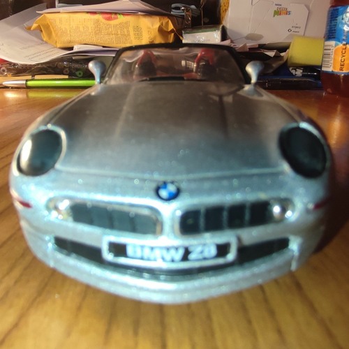 door glitch song for 30 sec while BMW Z8 do sniff