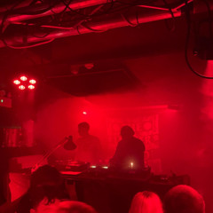 UP THE DANCERS __ Diz & Tony 586 - Sunday 9th April 2023