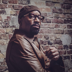 Solo piano of ‘Chasing yesterdays’ by Alexis Ffrench