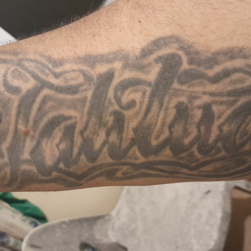 LEWIS ON DA TRACK - Fia Faiāva f.t (Ana Rapunzel)  ( Official Music Video).mp3