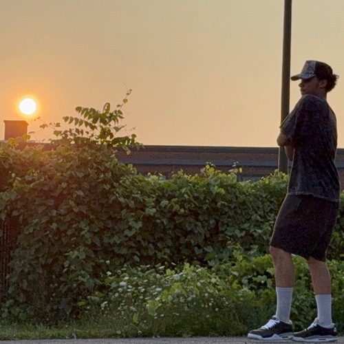 i dont think much {p.maf1nb3ats+lilbiscuit}