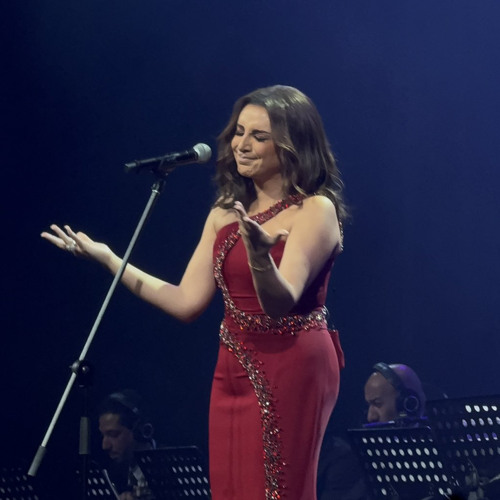 طاولة - أنغام