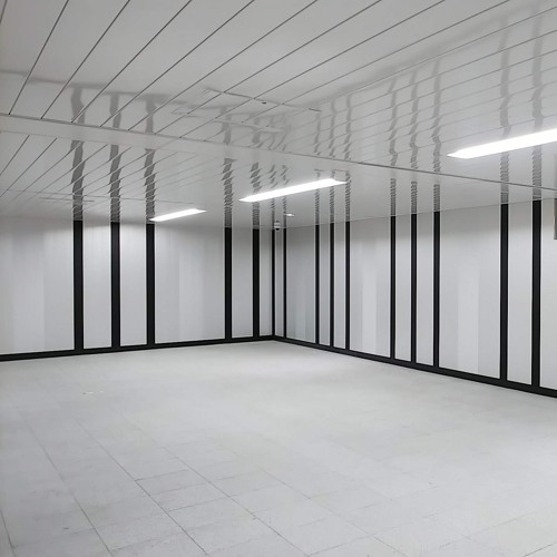 a position of counting 4'33"