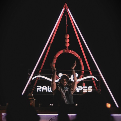 Desert Stories ✧ Resolute @ Shabbh Sand Dunes - Raw Escapes ✧ 22.12.2023