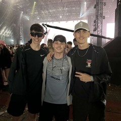 House is bouncing🕺🎵