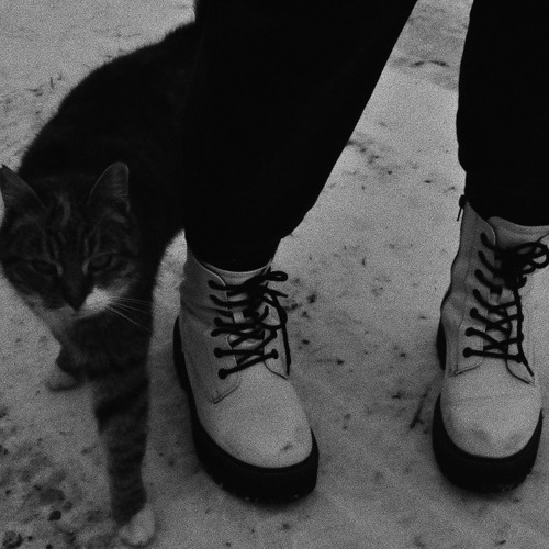 И пропадает в миллионах навек