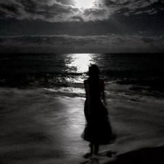 على سيف البحر جالس ، احبك حيل وش ذنبي ♡.