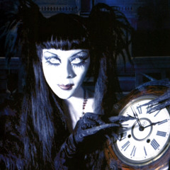 VELVET EDEN-Madame Tarantula