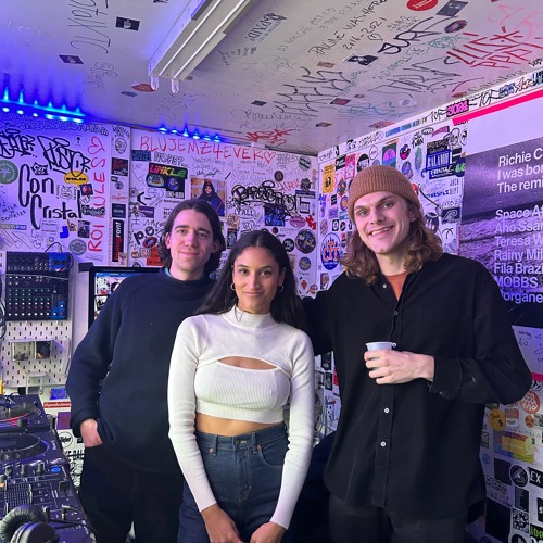 Get Accessorized with POP3YE @ The Lot Radio 02-25-2023