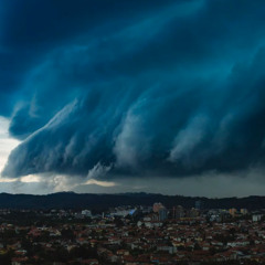 Tormenta acercándose (2022)
