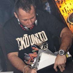 DJ Szeka - Synthetic Technology Live Mix /2002 - 10 - 26/