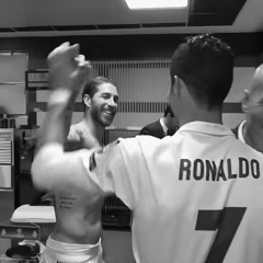 قالو واحد فات يشببهك