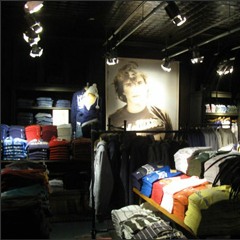why is it so dark inside of holister?