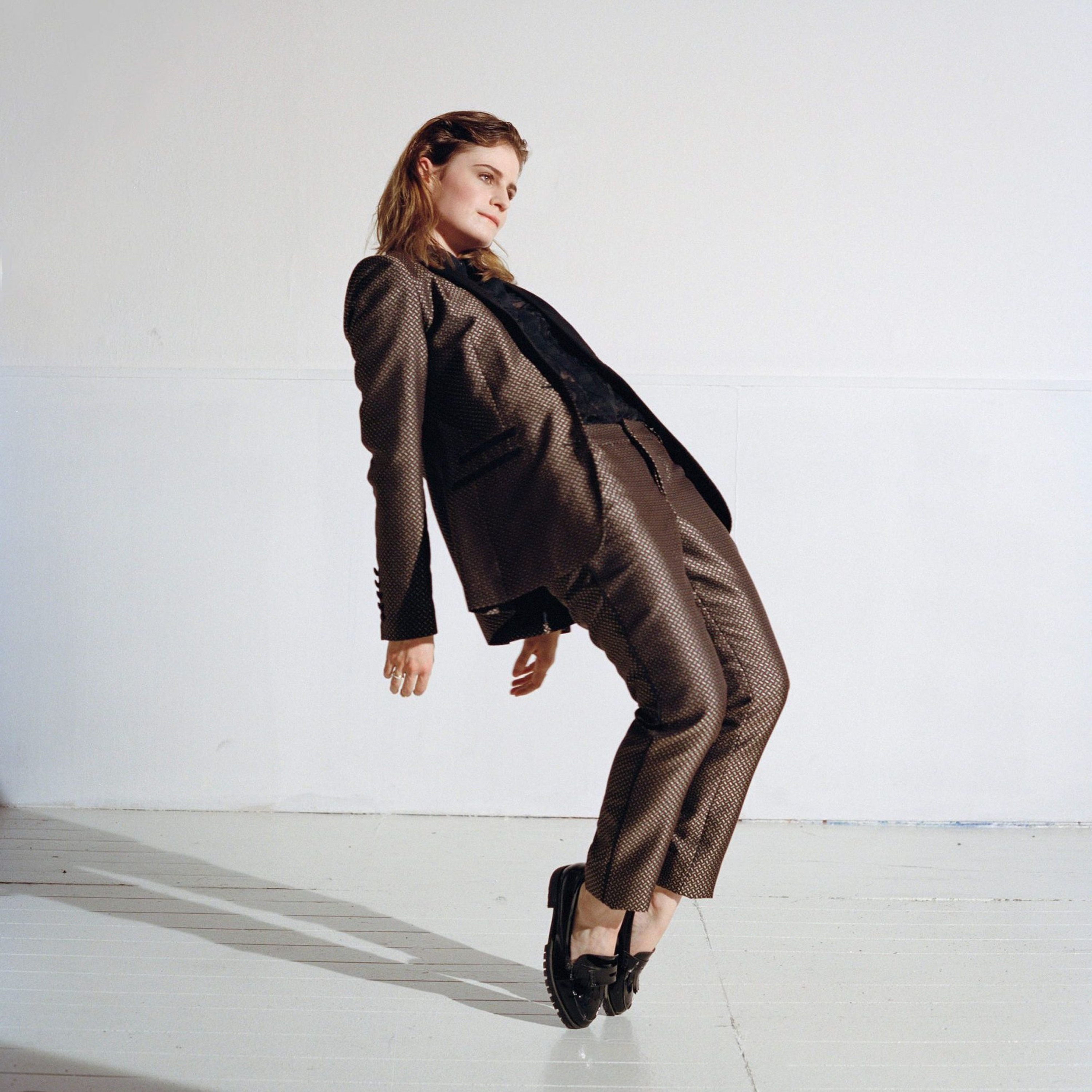 Christine And The Queens - Full Of Life (Julio Basset Remix) episode artwork