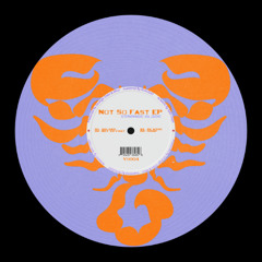 PREMIERE: Strange Glide, Moxi - Warm [VSOO4]