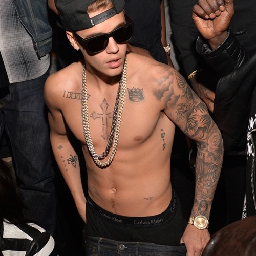 Justin Bieber - (I'm Not Trouble)