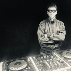 Live on EXT Radio with DELARA