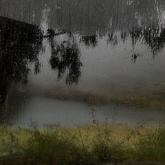 اشتقت لك تحت المطر