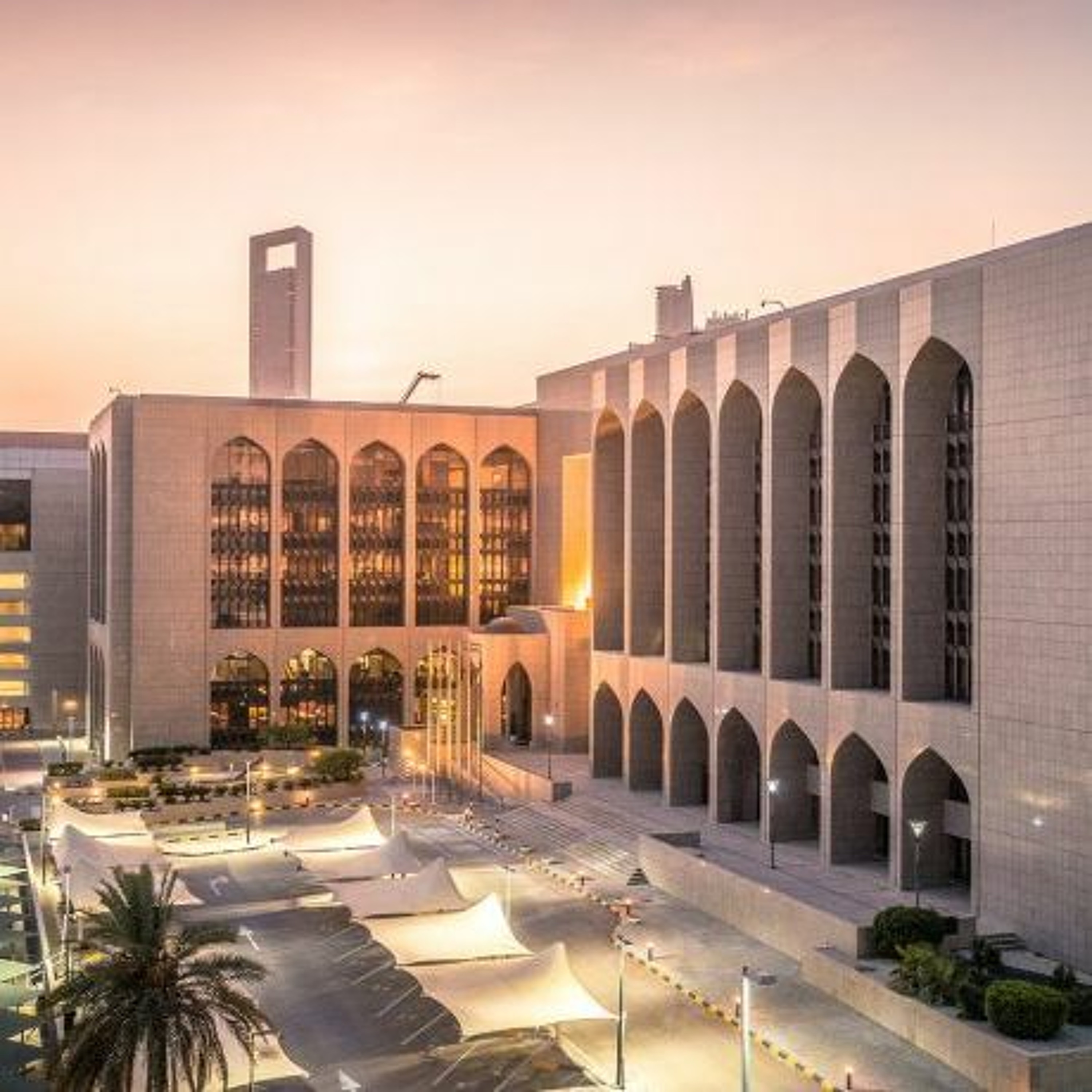 Will UAE interest rates to drop in 2024 in line with inflation data from US? (26.12.23)