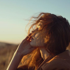 ياللي شمس الدُنيا تطلع لما تطلع ضحكة منّك..