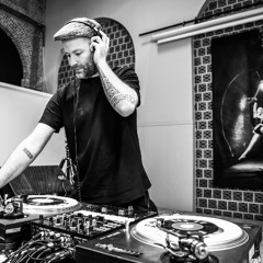 Huggy Anton @ Escape Concept 2007